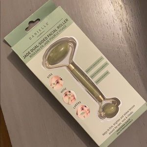 Jade facial roller